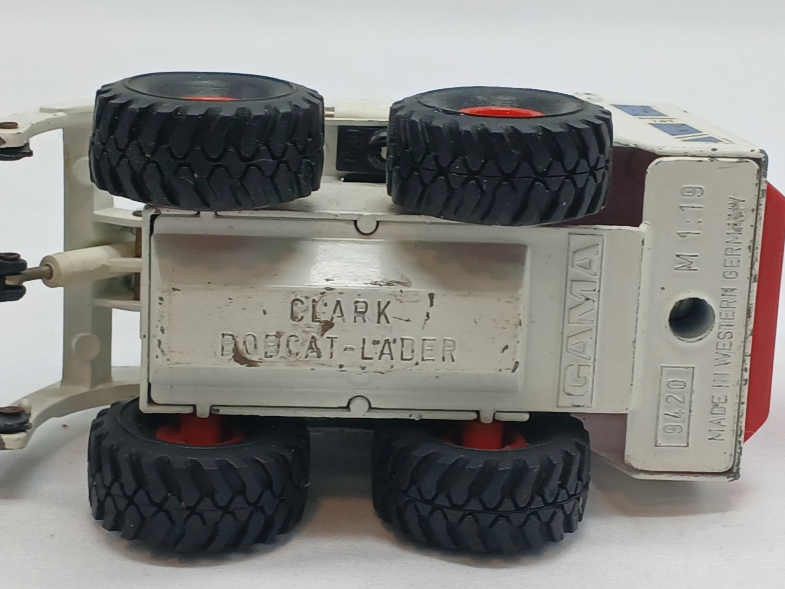 Bobcat 741 Blue Skid Loader – Gama 1/19 Scale