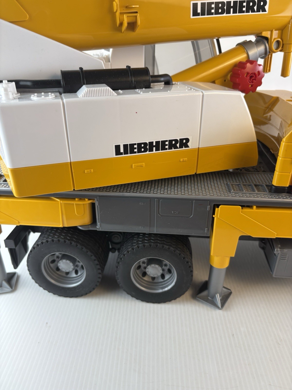 Bruder Mack Granite Liebherr Crane Truck 1:16 Scale 25 Inch Complete Working