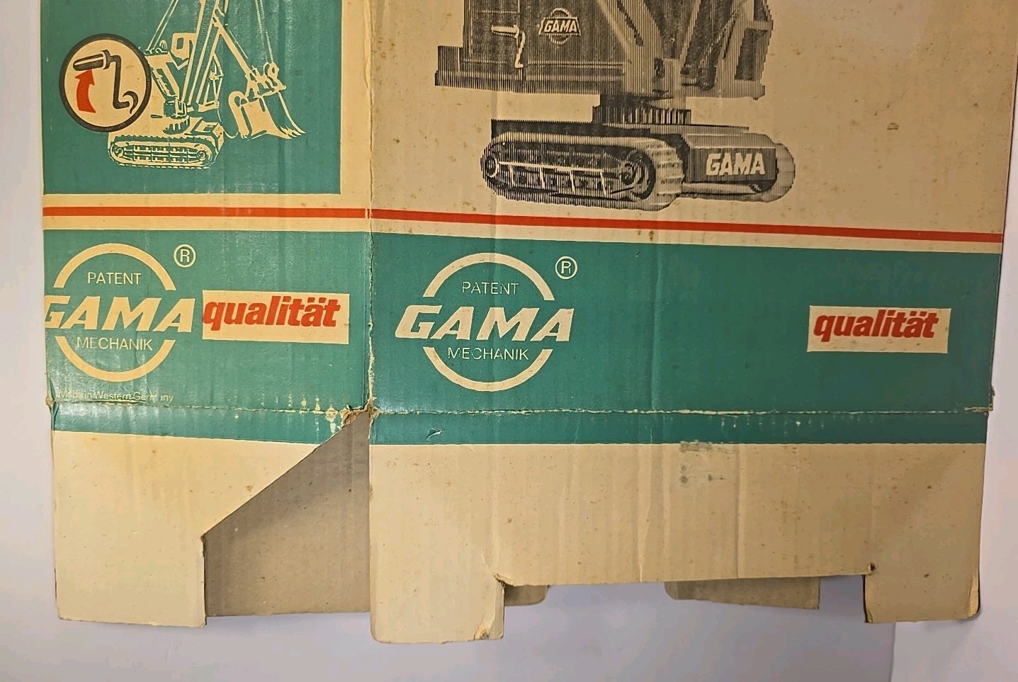 Gama Tower Crane Excavator Shovel No. 377 Box Only