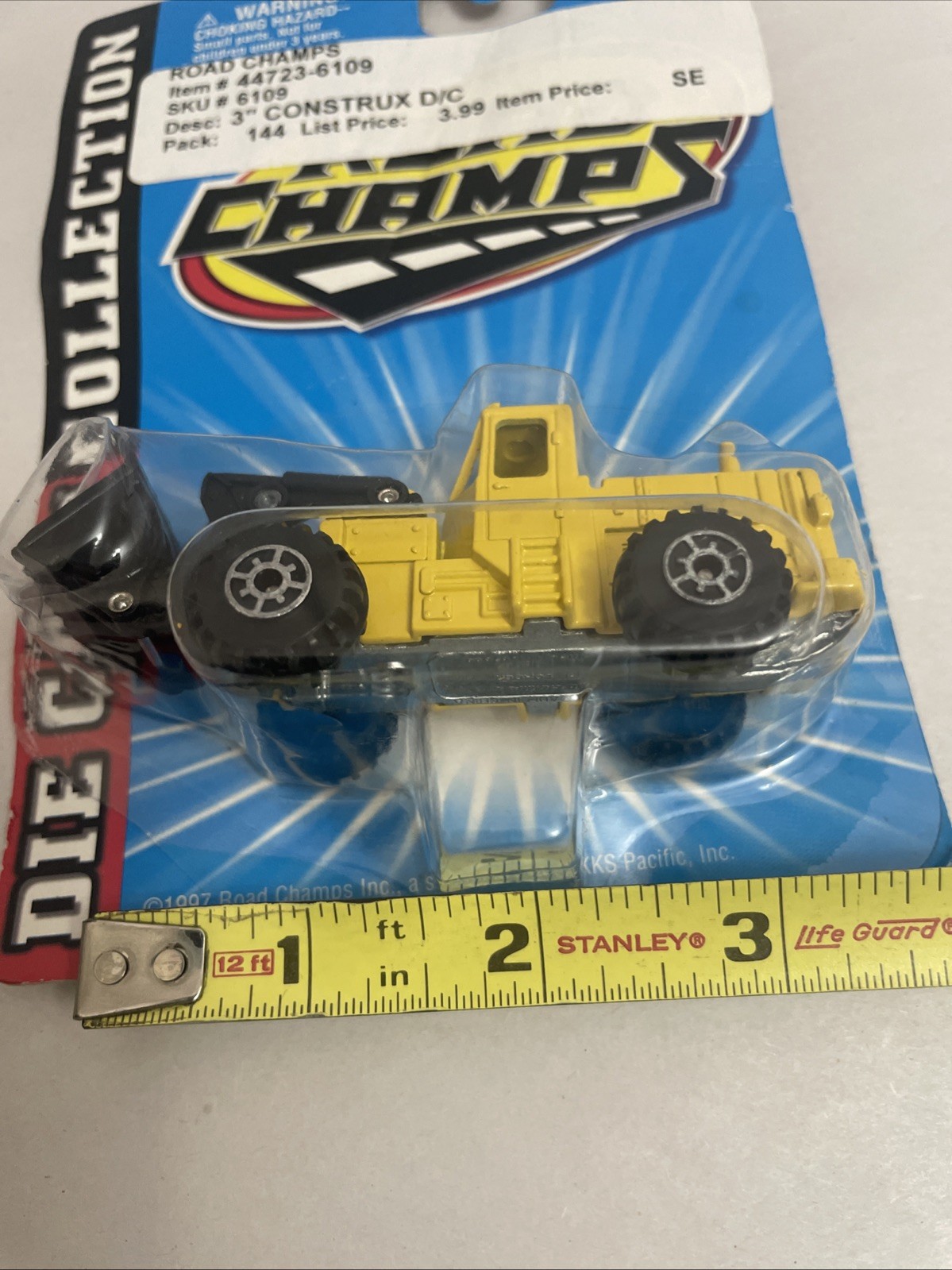 HARD HATS* Lift Truck/MOVING PARTS* Diecast Collection Front loader -ROAD CHAMPS