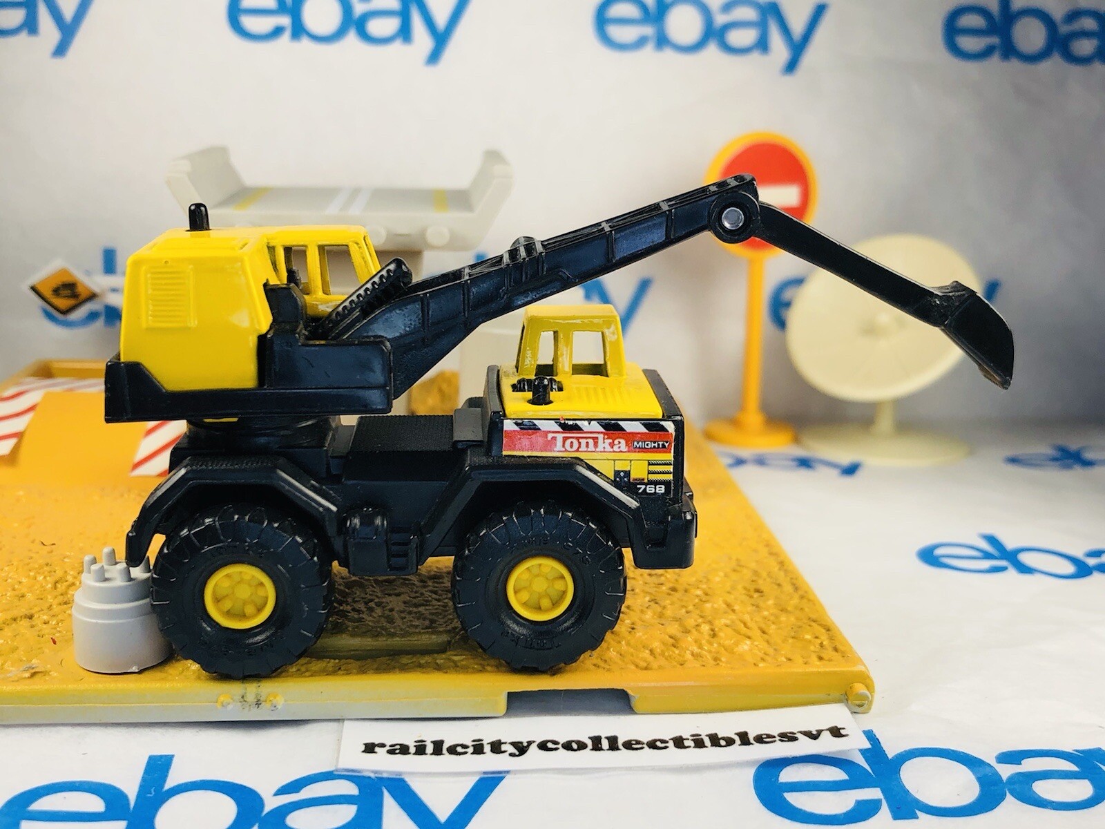 TONKA #768 RARE BACKHOE CONSTRUCTION TRUCK TOY 1999 VEHICLE 3″