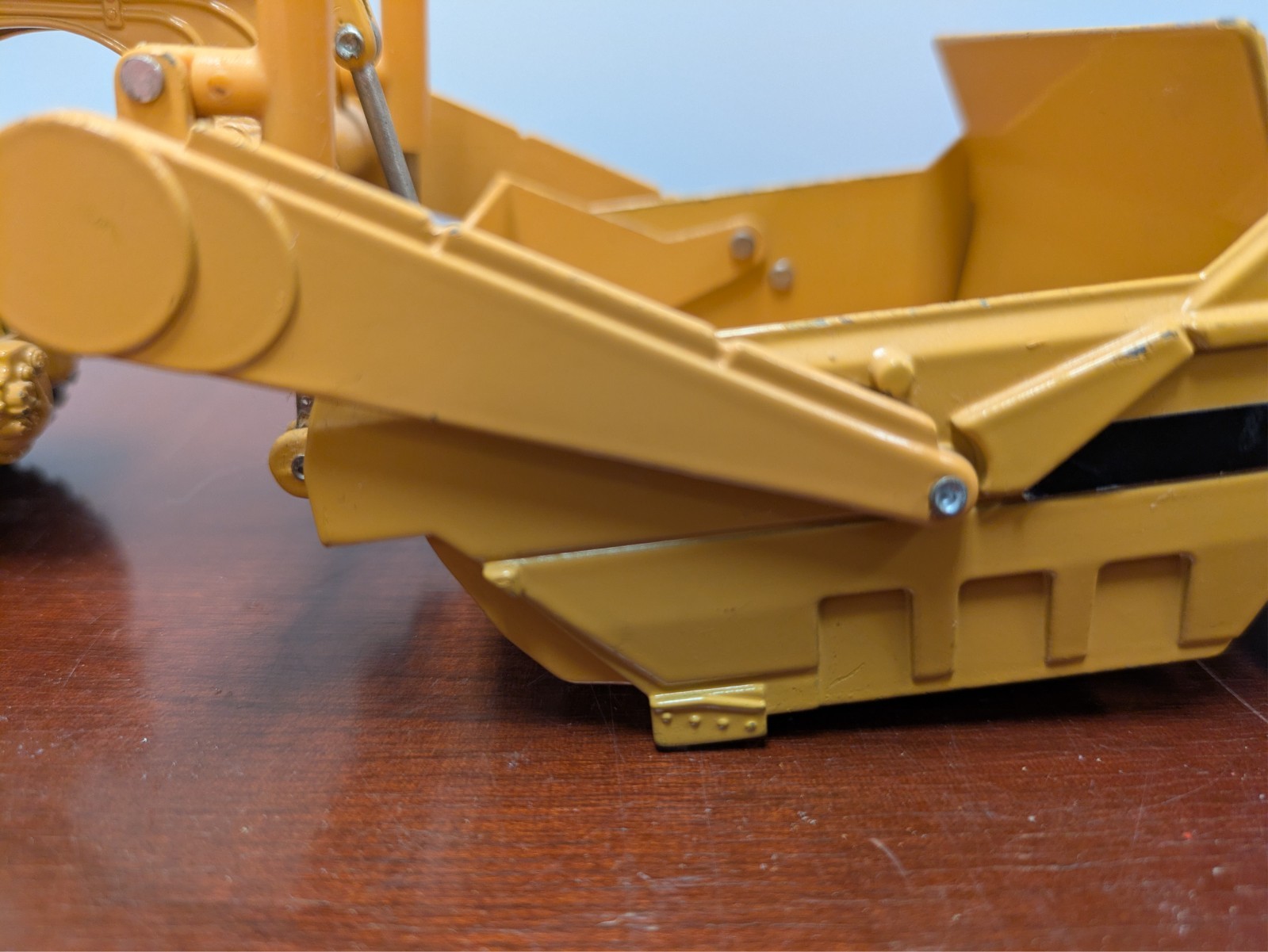 ERTL Caterpillar 631E Motor Scraper Diecast Toy Construction Vehicle CAT 3644U