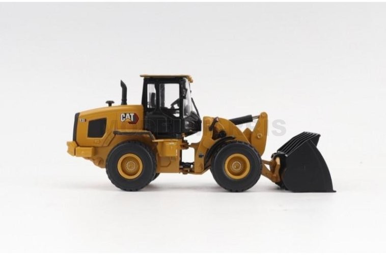 DIECAST MASTERS 85779 CAT 930 Compact Wheel Loader with 1/50 Accessories
