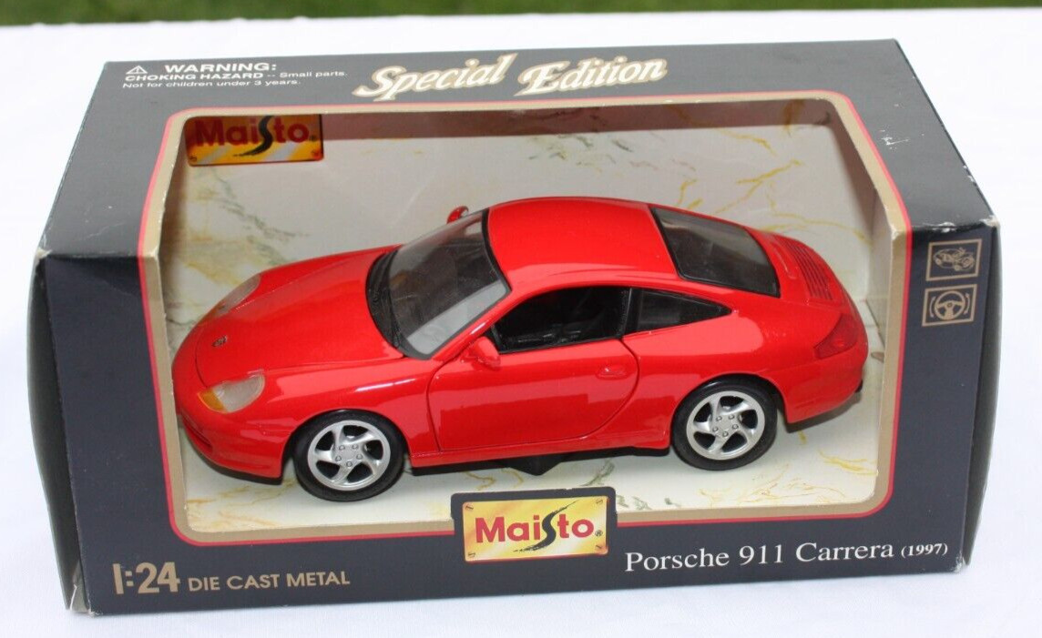 Maisto 1:24 Porsche 911 Carrera 1997 Diecast Car NIB