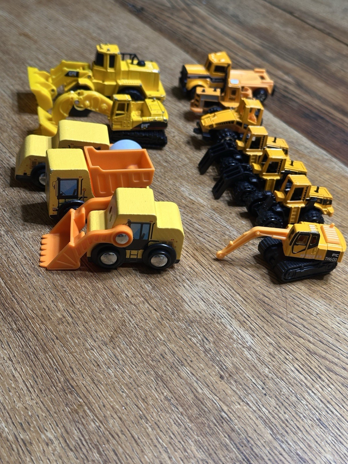Lot of 12 Construction Vehicle Toys CAT Matchbox Wooden Bulldozer Excavator Truc