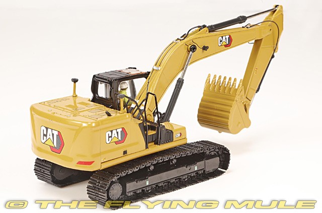 Diecast Masters 1:50 330 Excavator