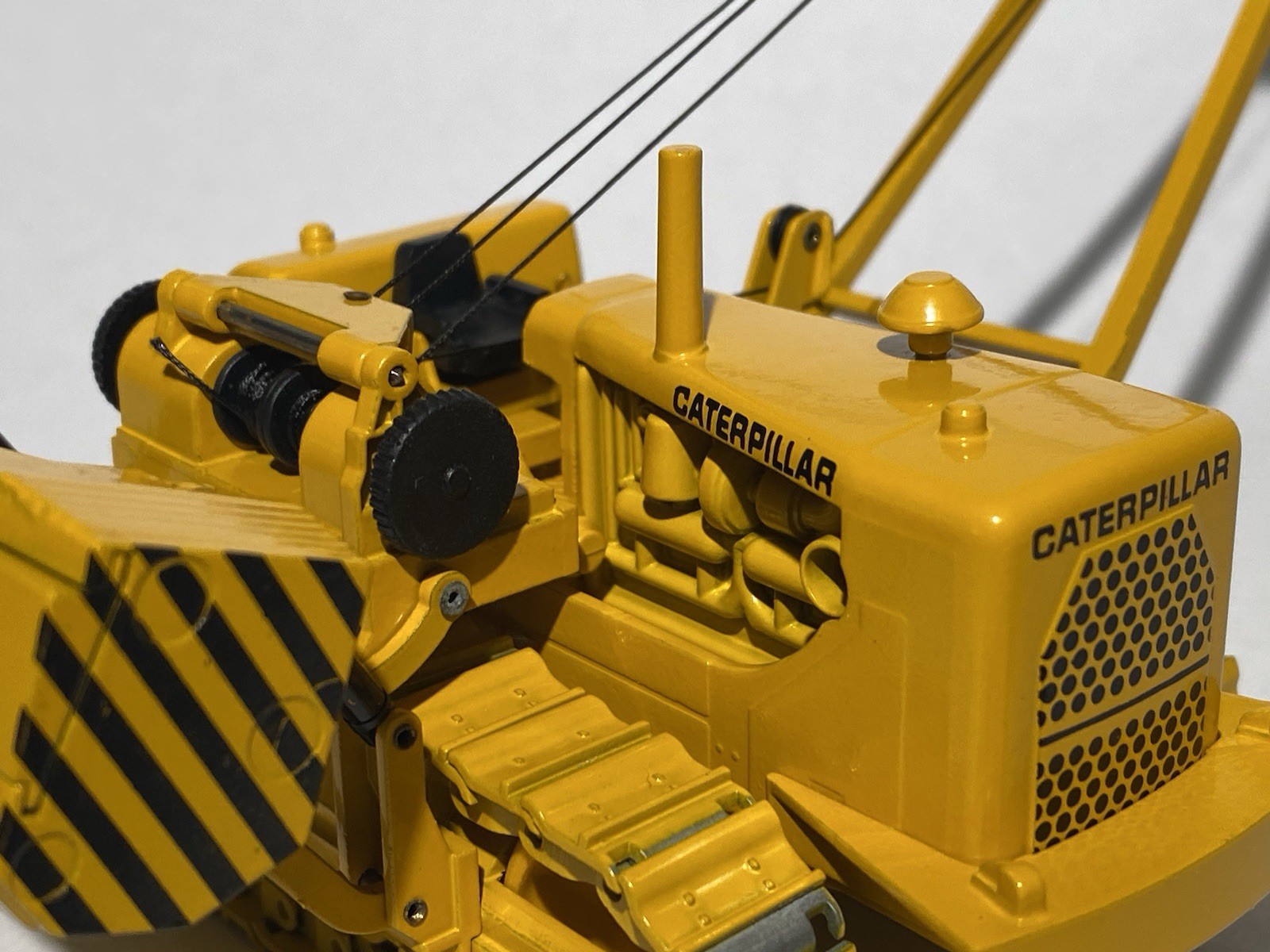CAT – Conrad 2875 CATERPILLAR 583 PIPELAYER METAL TRACKS S# 1:50 NEW