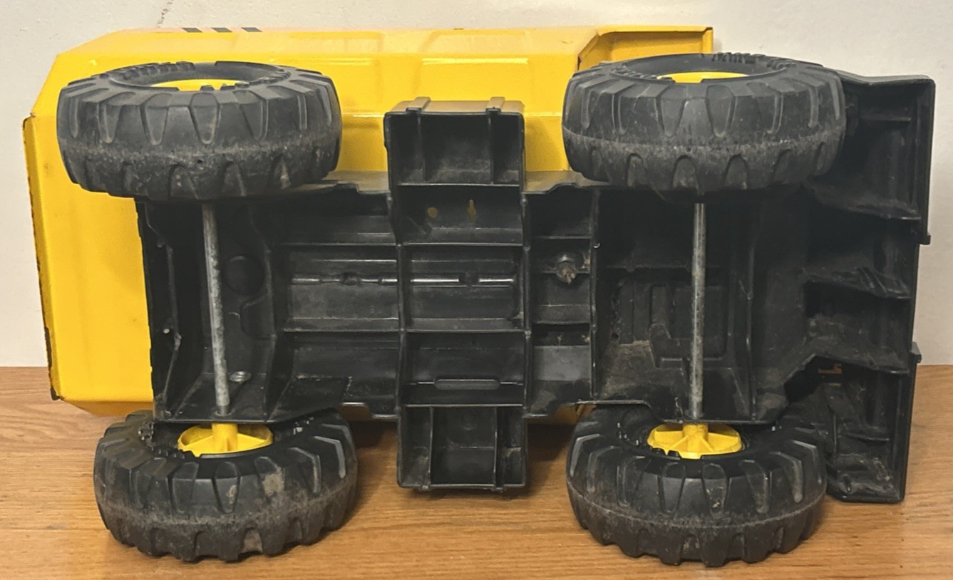 Tonka 952 Mighty Dump Truck Steel Bed Plastic Body 17x8x10 Great Gift for Kids!