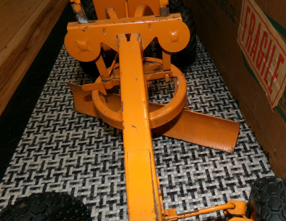 Vintage 1950s Pressed Steel Doepke Adams Orange Road Grader #2006 Original Box