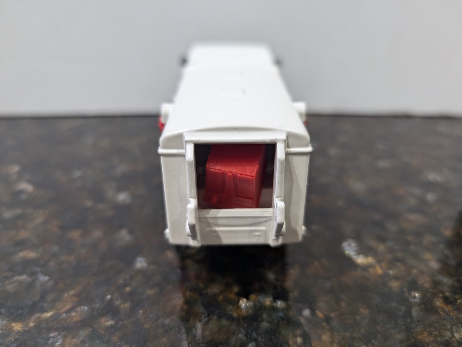 Siku 1:55 Scale 2511 Mercedes 2232 Garbage Refuse Truck White/Red Diecast Model