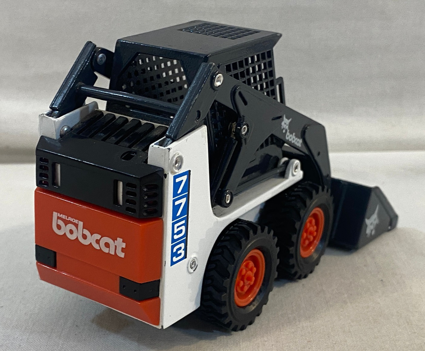 Toy CLOVER Bobcat 753 SkidSteer End Loader Diecast 1:25 5 Scale Grey Arms USED