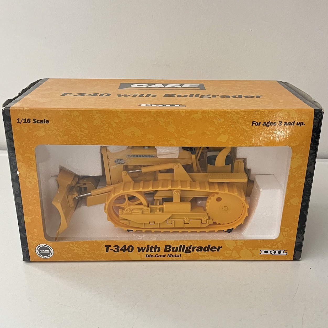 Vtg 1998 Ertl 1:16 Scale International T-340 Crawler w/Bullgrader #4380 New Open