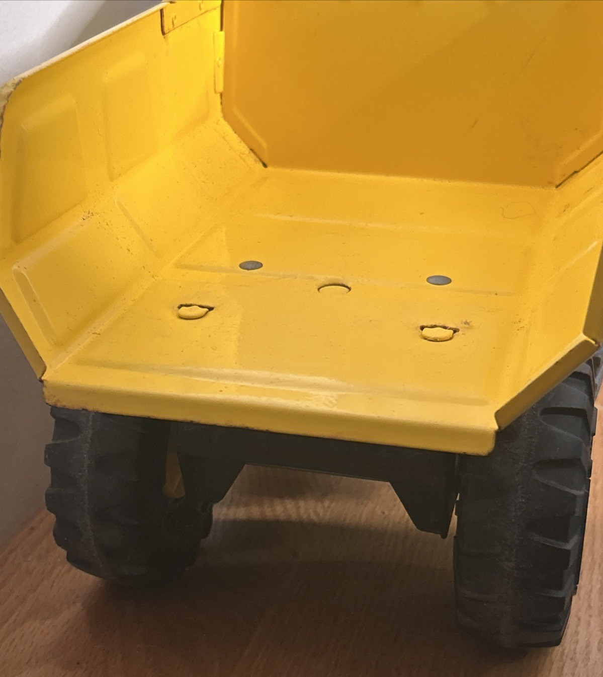 Tonka 952 Mighty Dump Truck Steel Bed Plastic Body 17x8x10 Great Gift for Kids!