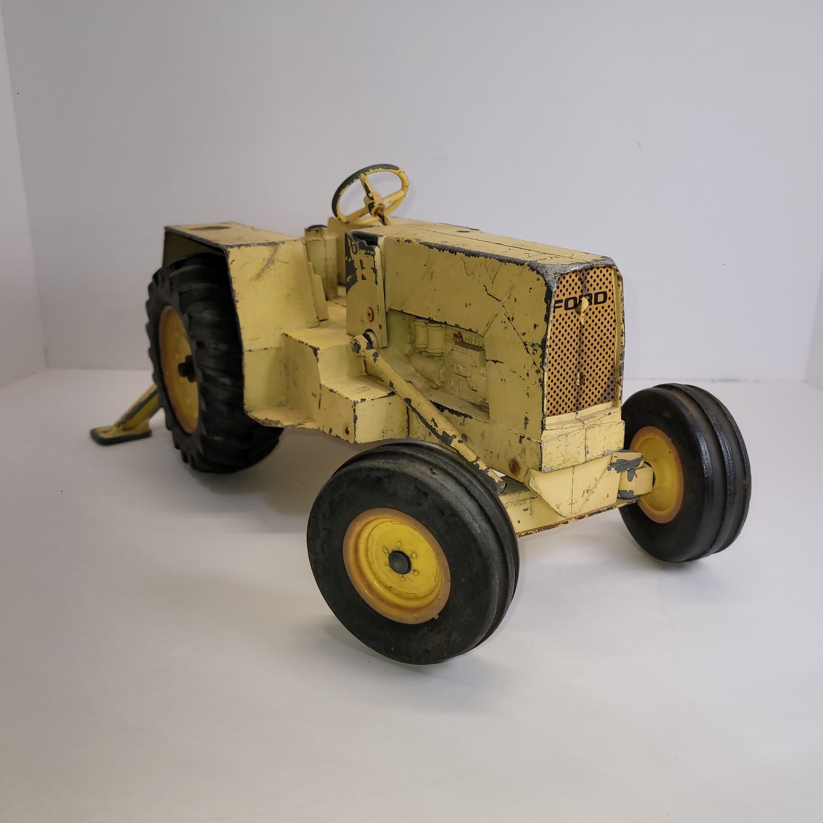 Vintage 1973 Ford Backhoe 1/12 Scale Diecast Metal Tractor