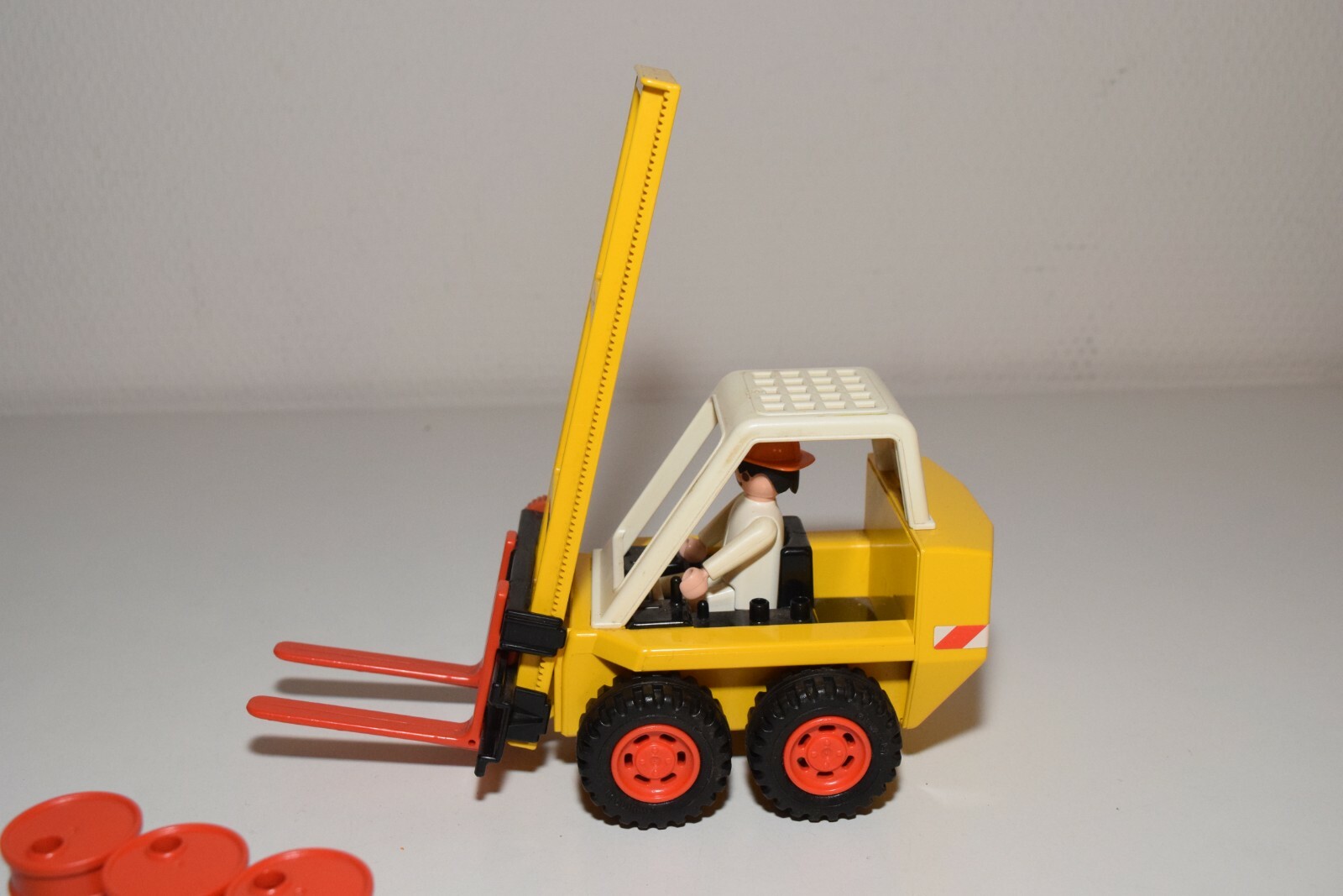 A31 1:20 PLAYMOBIL 3506 FORKLIFT TRUCK YELLOW NEAR MINT CONDITION