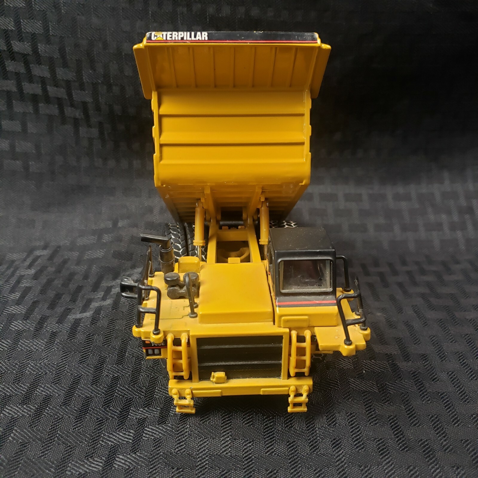 Norscot 1/64 Scale Diecast ~ Caterpillar 775E ~ Offroad Mining Dump Truck