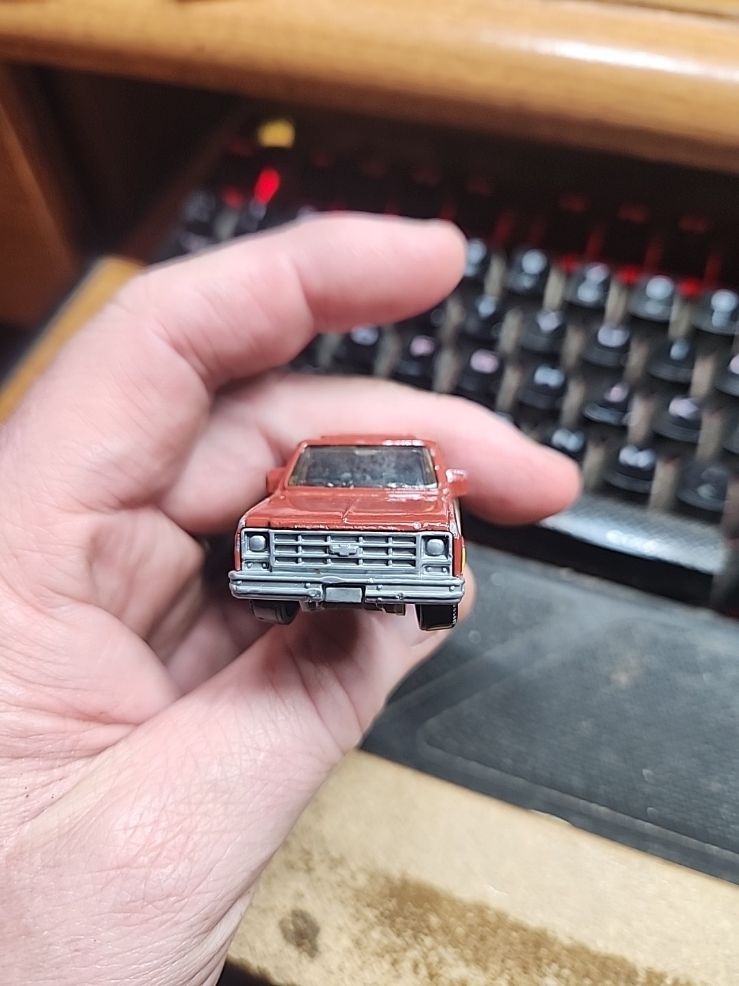 2019 Matchbox “Construction” 1975 Chevy® Stepside™ RUSSET BROWN Diecast Loose