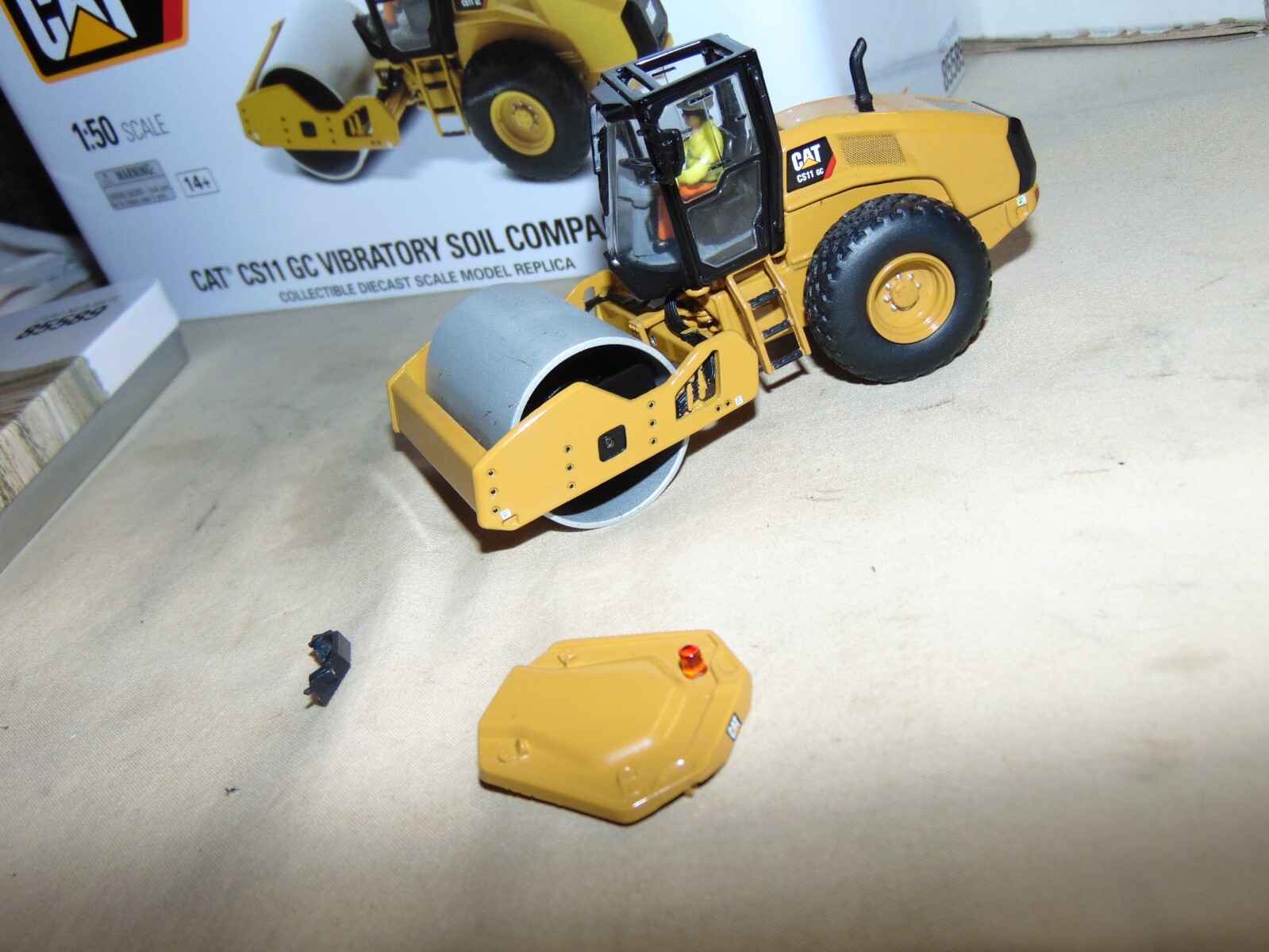 DM 85589 CATERPILLAR CS11 GC VIBTAYOR SOIL COMPACTOR – BRAND NEW – ROOF OFF