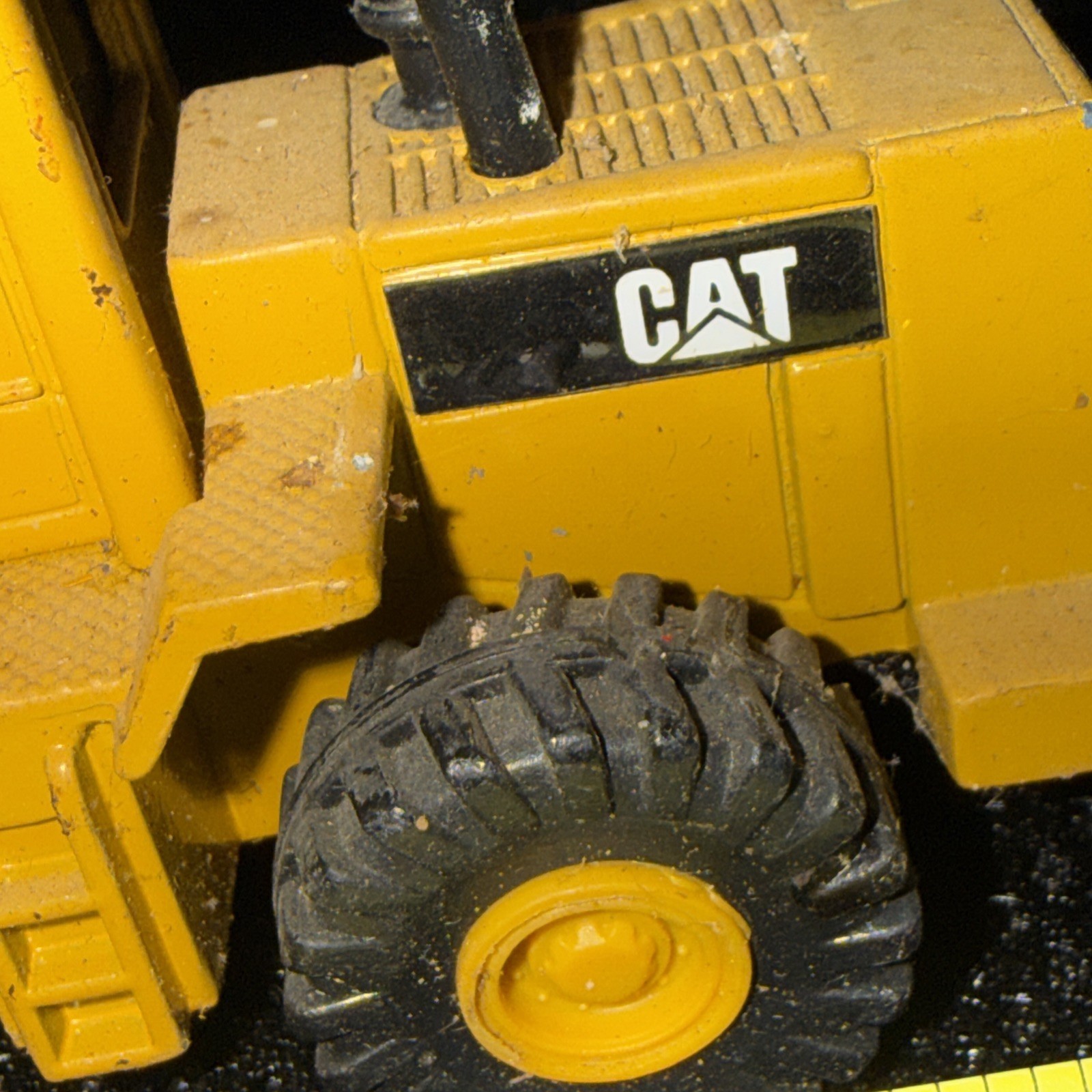 3 Piece Lot Ertl Construction Equipment Toys International Harvester & CAT