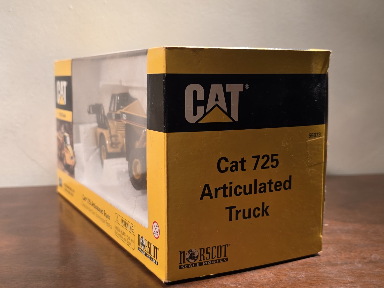 Norscot Caterpillar Diecast CAT 725 Articulated Truck 1:50 Scale 2001 55073