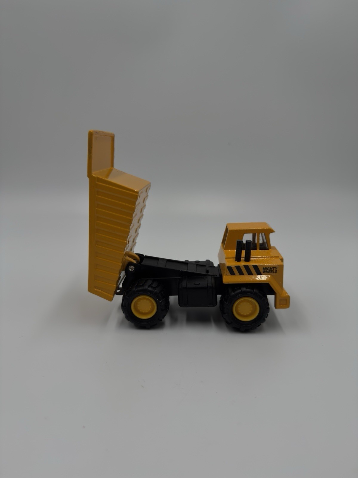 Soma Vintage 1998 Mighty Wheels Dump Truck (pre Owned)