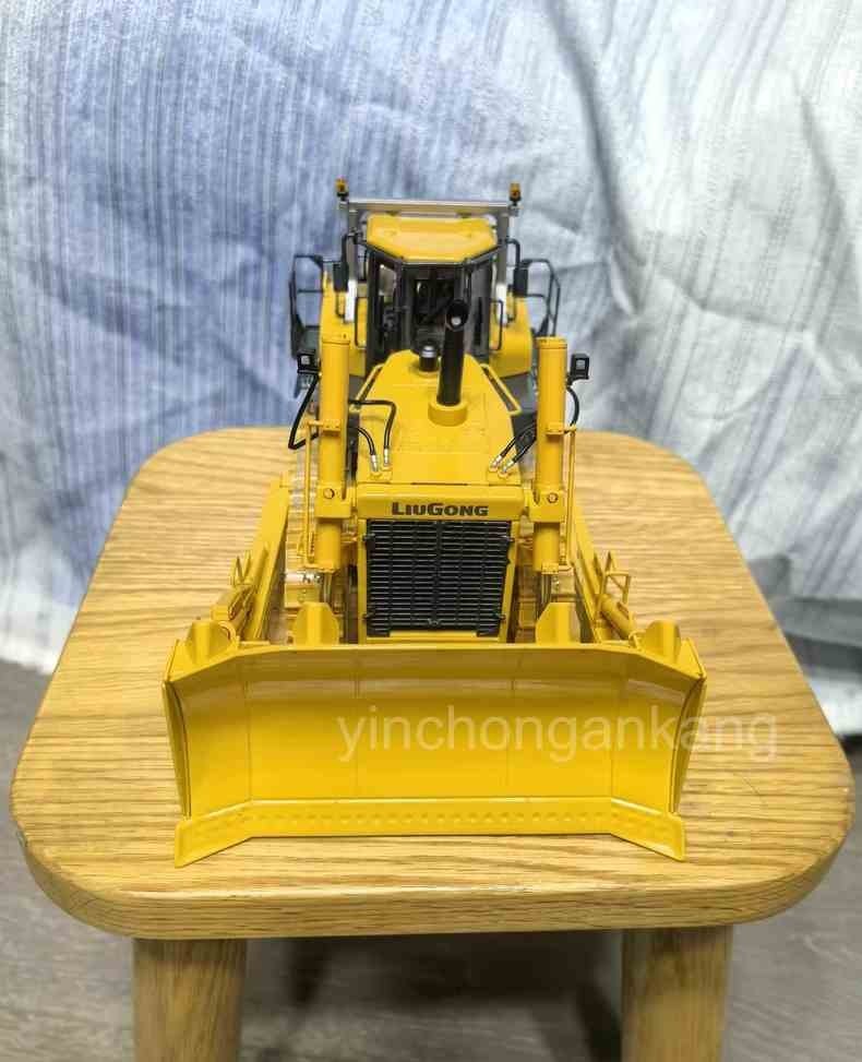 LIUGONG LD60D DOZER Diecast Model Toy Collection Gift NIB 1/35 Scale
