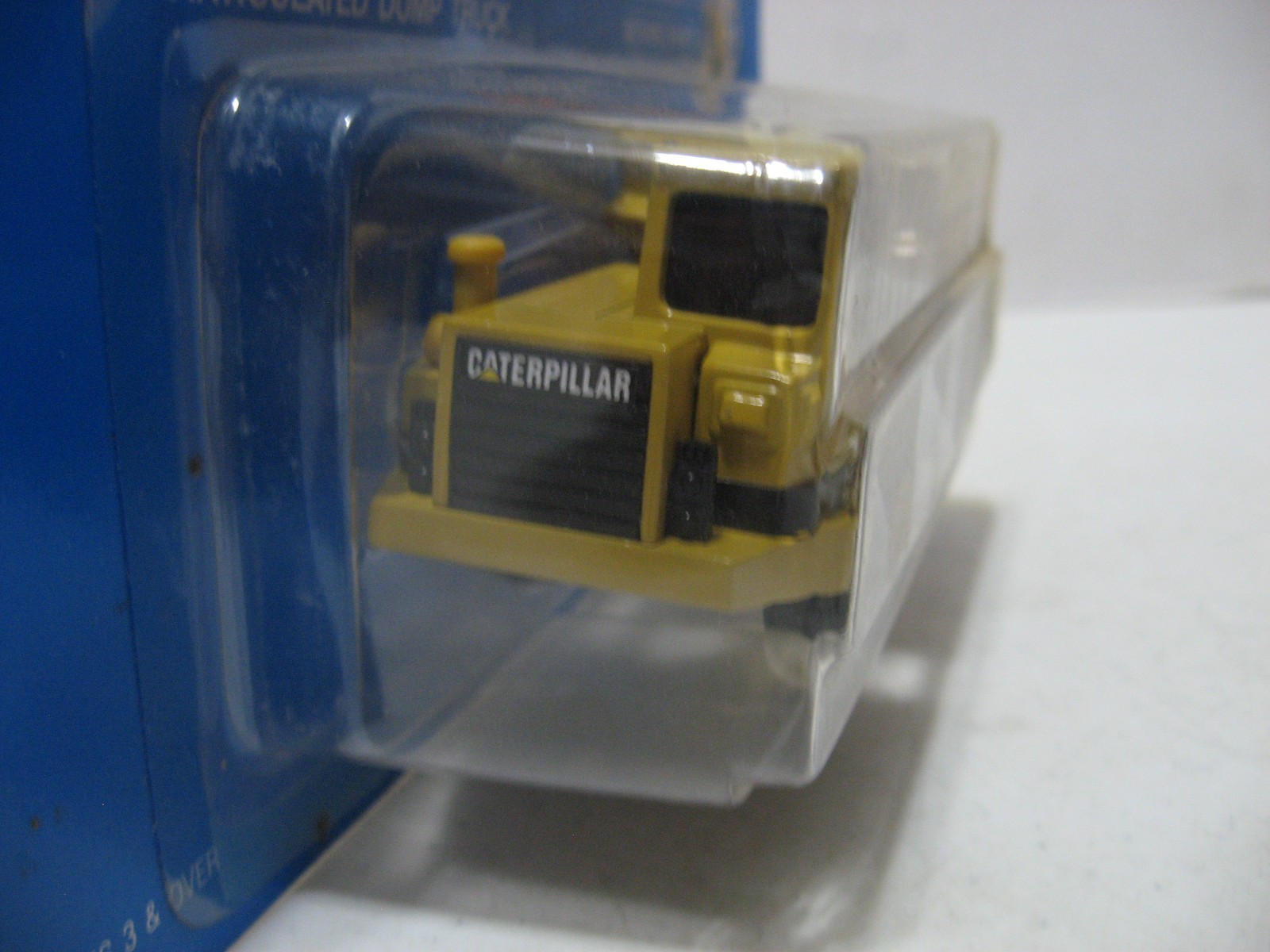 ERTL 2417 Mighty Movers CAT Caterpillar D25D Articulated Dump Truck Die Cast