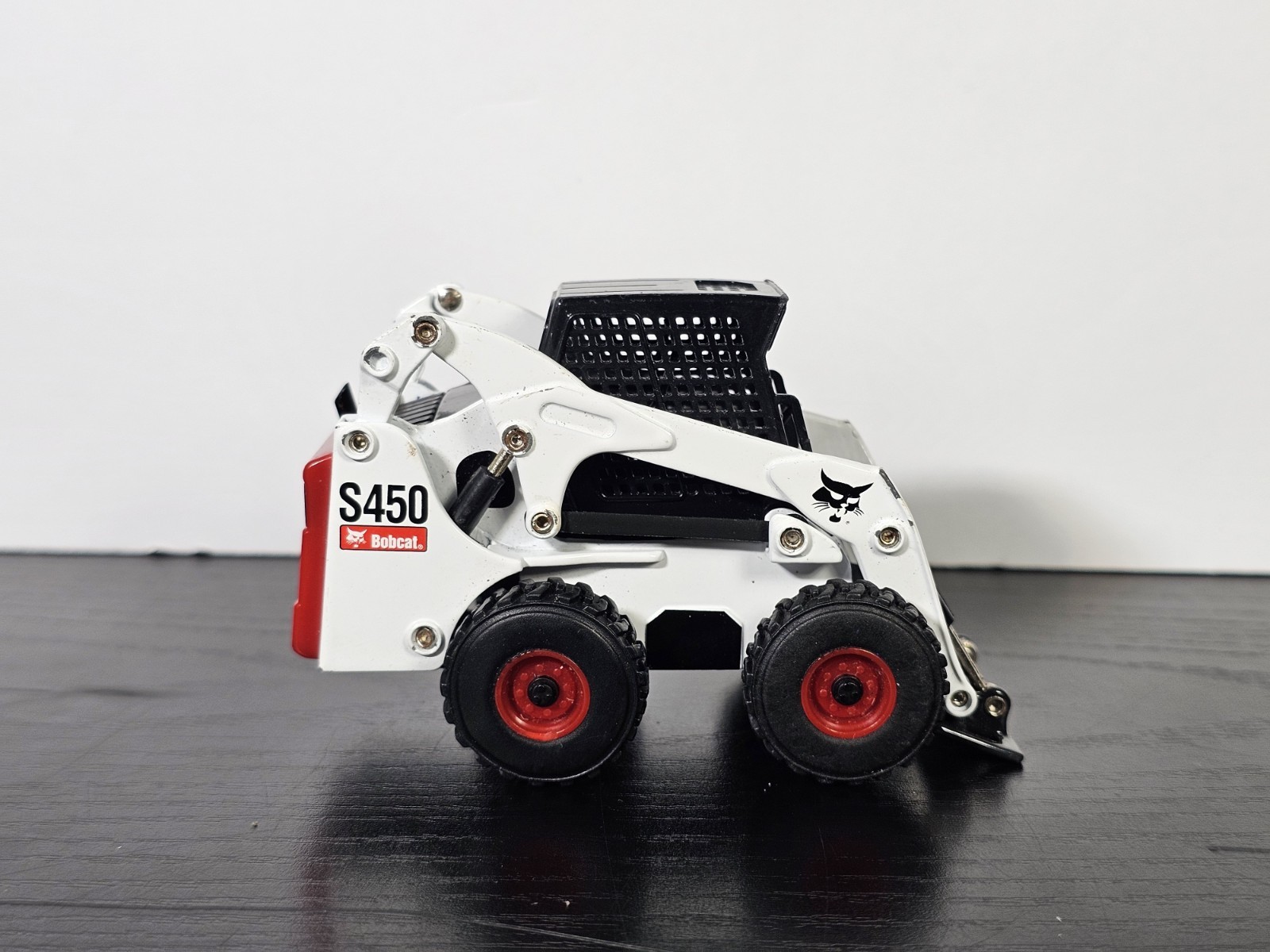 ERTL Britains Bobcat S300 1/32 Diecast Skid-Steer Loader