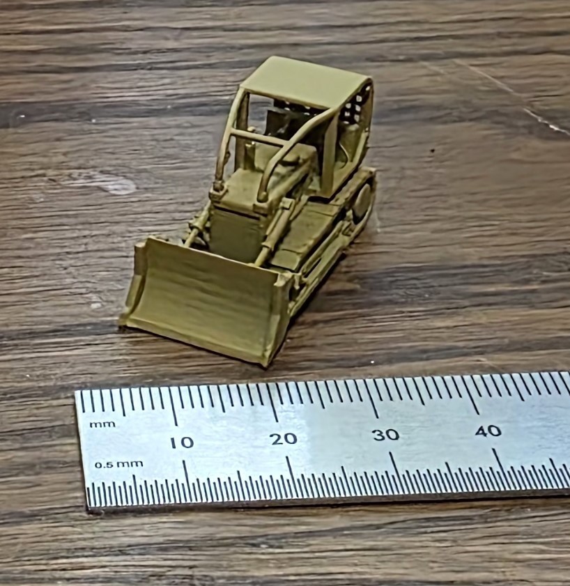 One 1/160 N scale International Harvester TD-15 bulldozer, yellow! EXCLUSIVE!