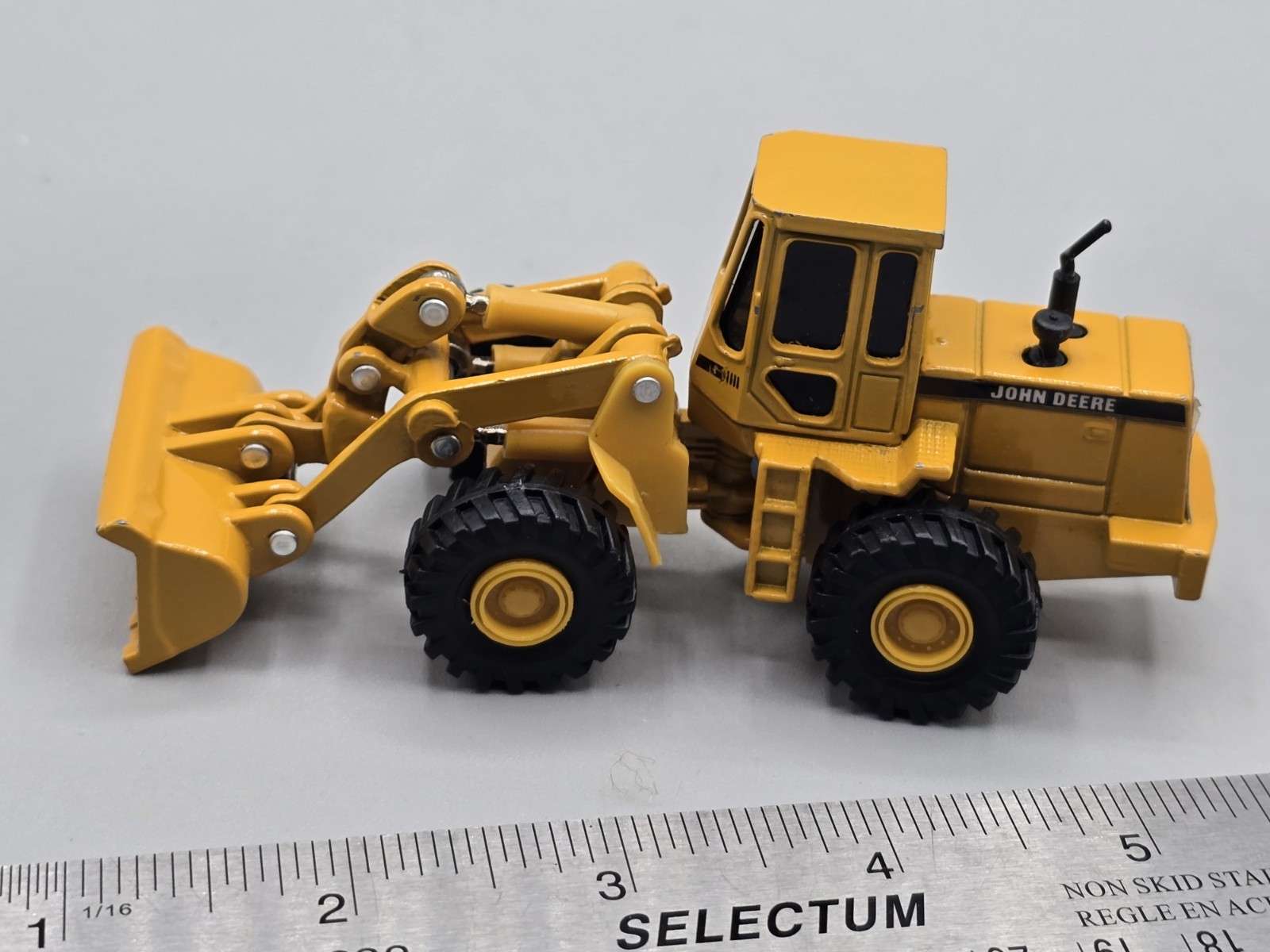 Ertl 1:64 John Deere Wheel Loader Tractor 544G Yellow Die Cast Tractor VTG