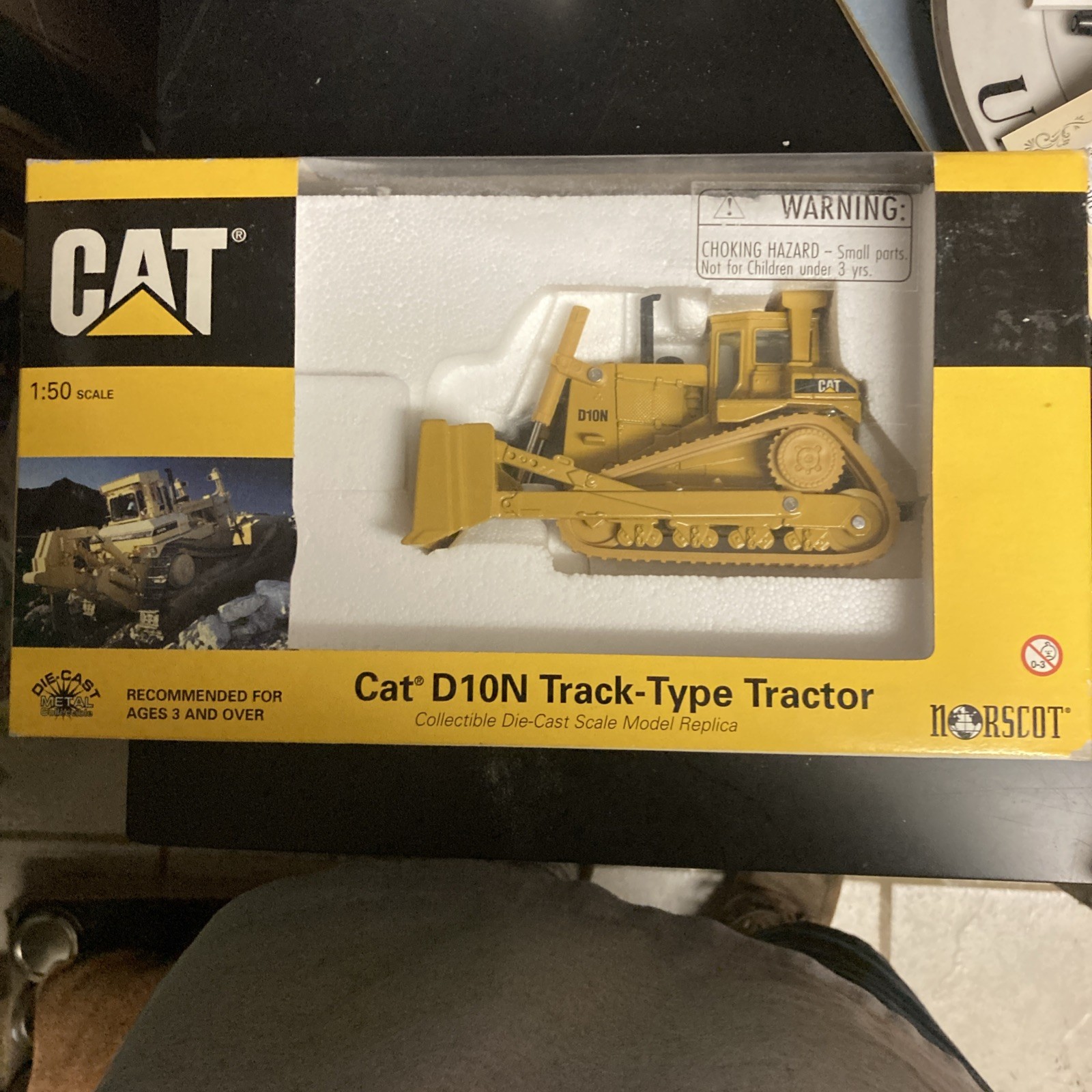 CATERPILLAR Norscot D10N Track-Type Tractor Model # 55701 1:50 Scale Die Cast