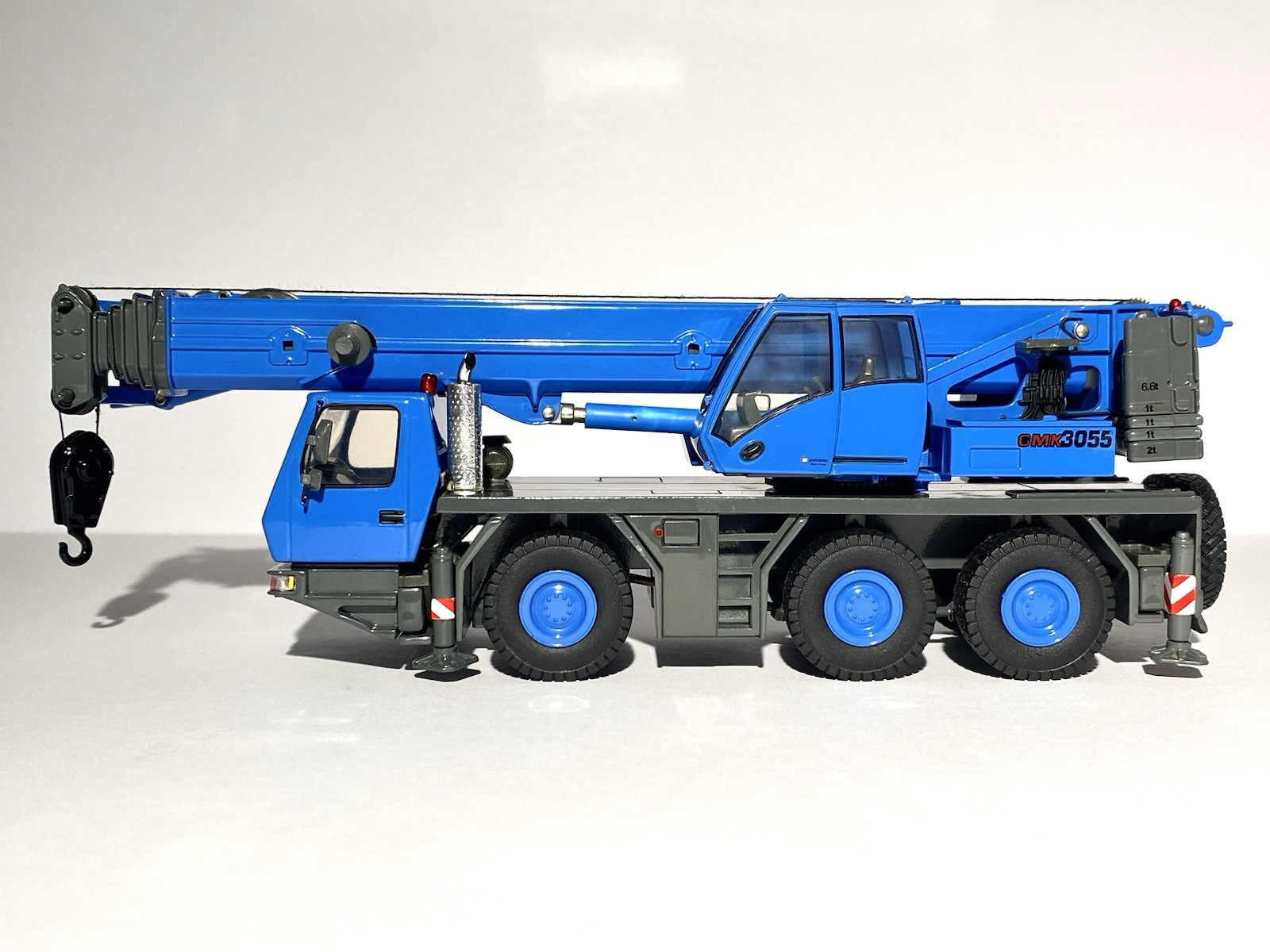 2005 Grove GMK 3055 3-Axle All-Terrain Crane – 1/50 scale diecast model TWH003