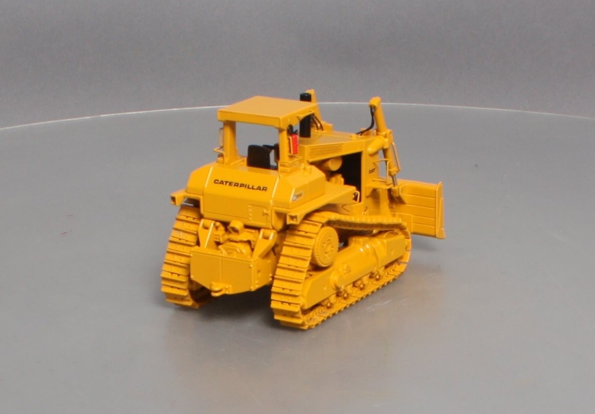 CCM D10 1:48 Scale Diecast Caterpillar Track-Type Tractor w/ U-Blade & Ripper