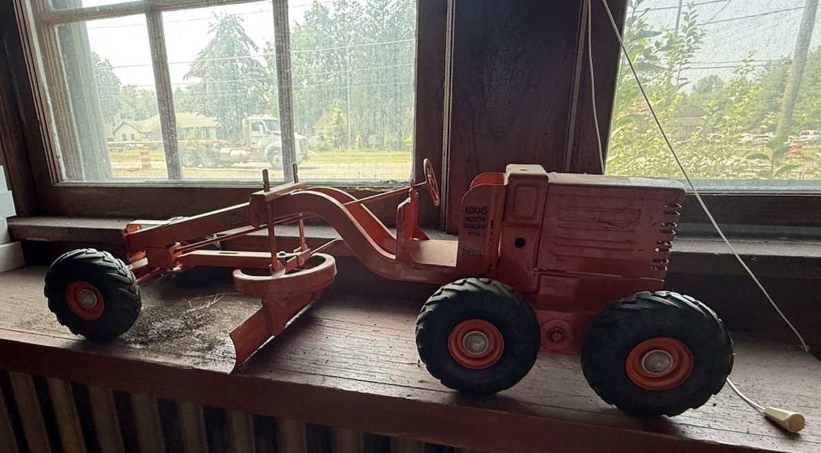 Vintage 1953 Doepke Adams Road Grader Steel 26″
