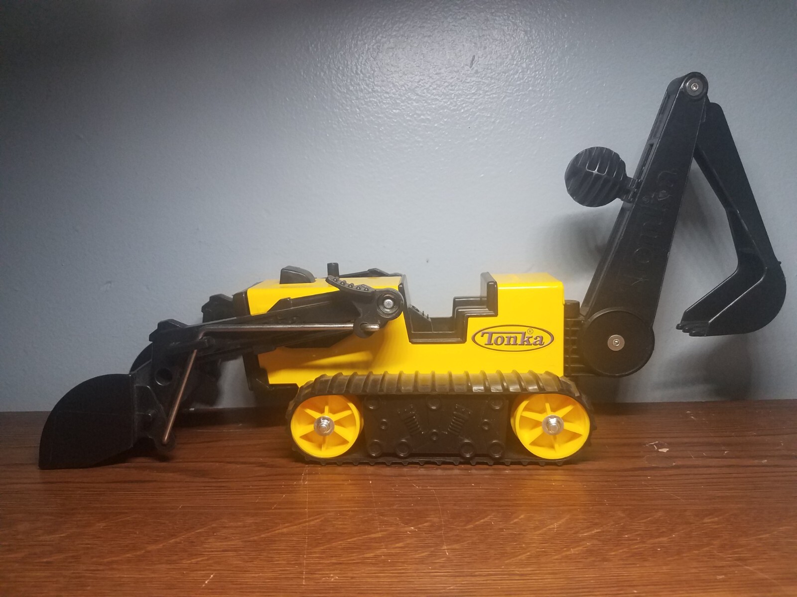 2012 Tonka Hasbro Truck Back Hoe / Front End Loader Plastic and Metal Toy EUC