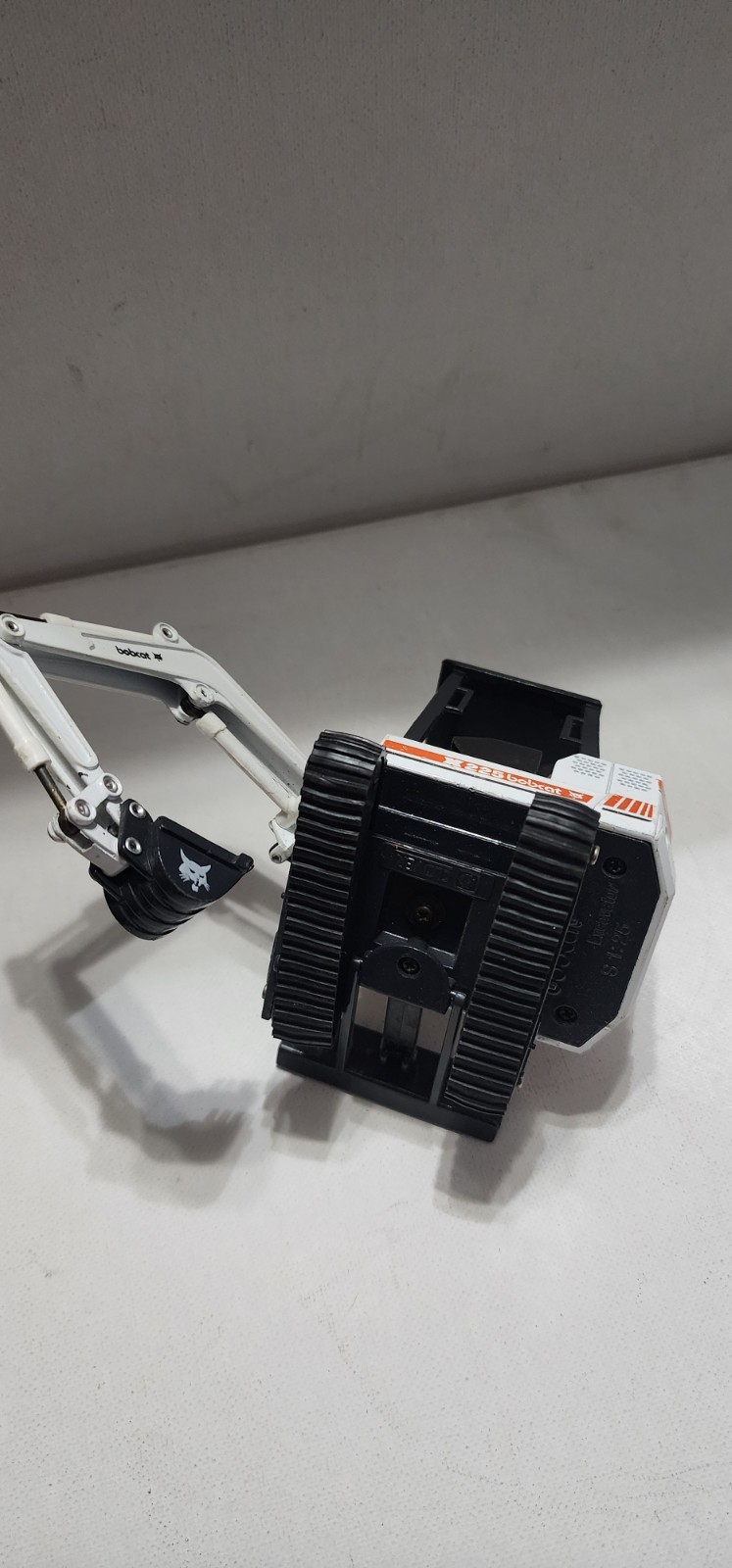 1/25 Bobcat Hydraulic Excavator X225 DieCast Melroe