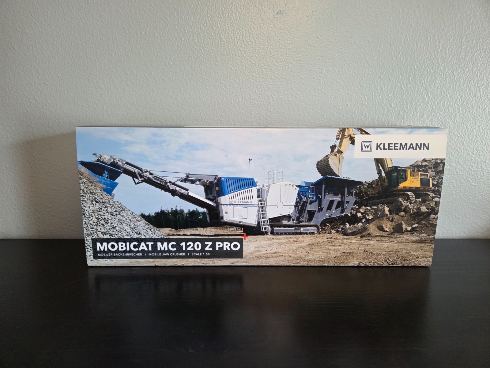 Kleemann Mobicat MC 120 Z PRO Mobile Jaw Crusher – Conrad 1:50 Scale #2522/0 New