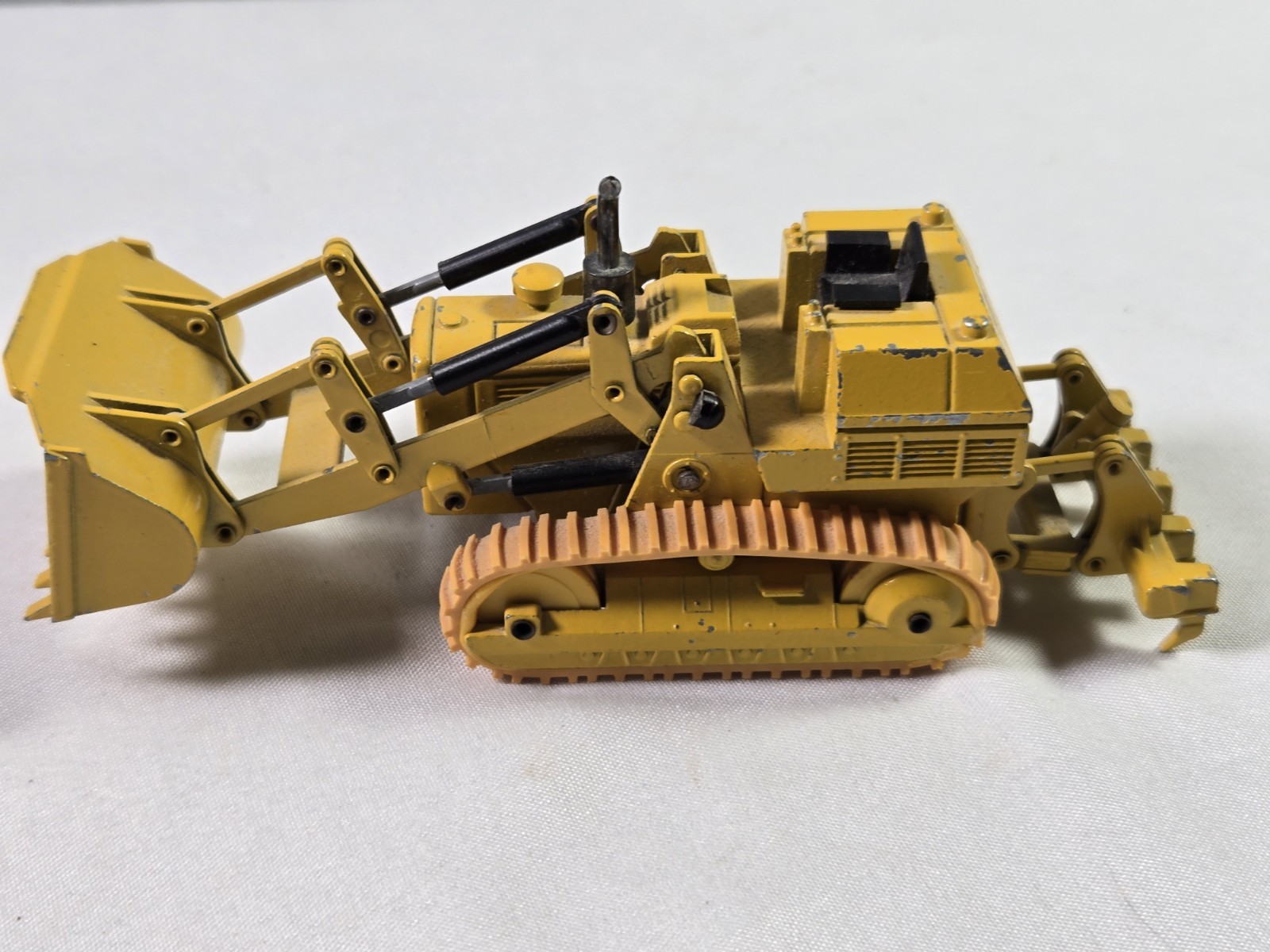 Vintage NZG Caterpillar 955 1:50 Scale Diecast West Germany