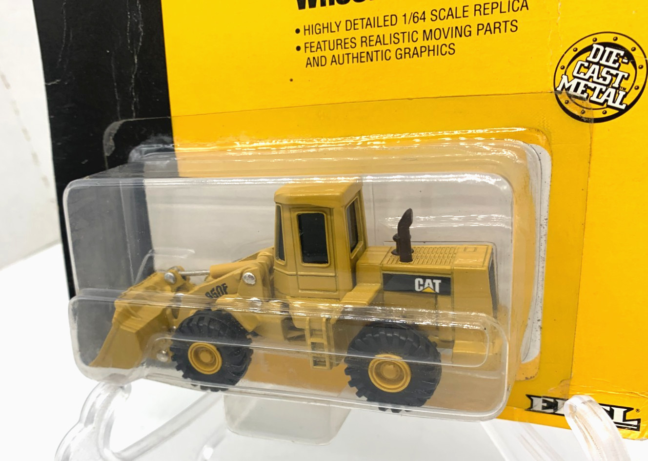 1992 Ertl ‘Caterpillar 950F Wheel Loader’ Die-Cast Scale 1/64 NIB
