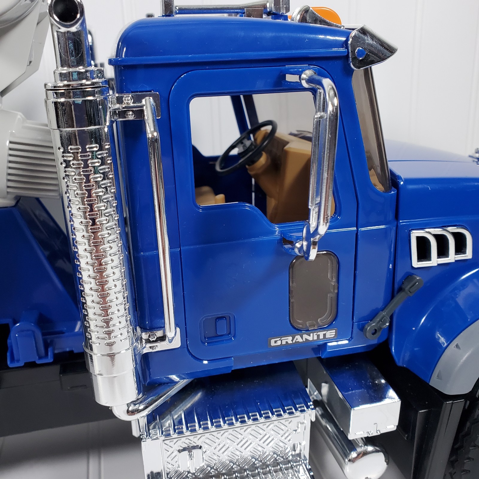 Bruder 02814 Mack Granite Cement Mixer Truck 2007 Blue 25″ Germany