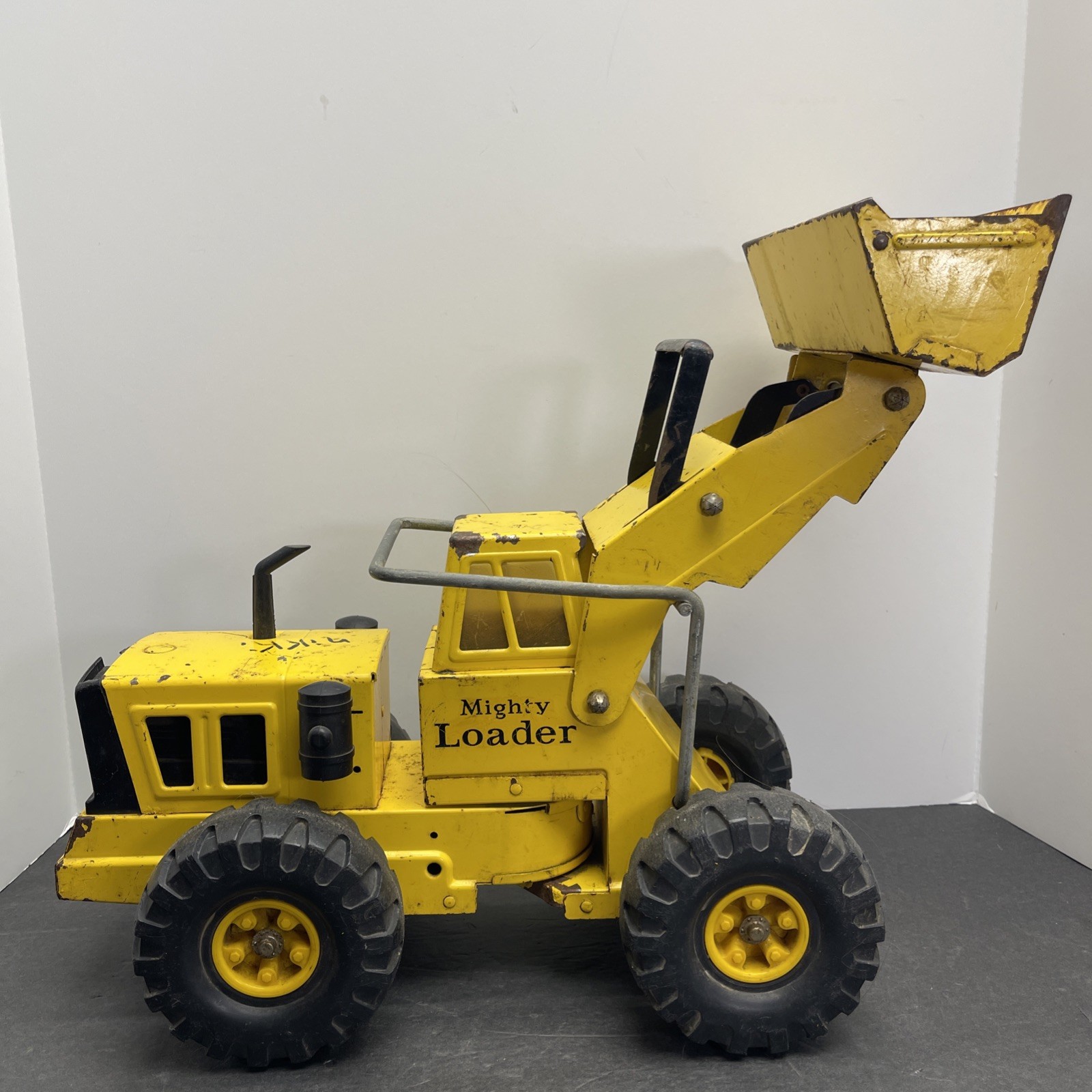Mighty Loader Tonka 1967-1970 Front Loader (1853) For Parts Or Restoration WORKS