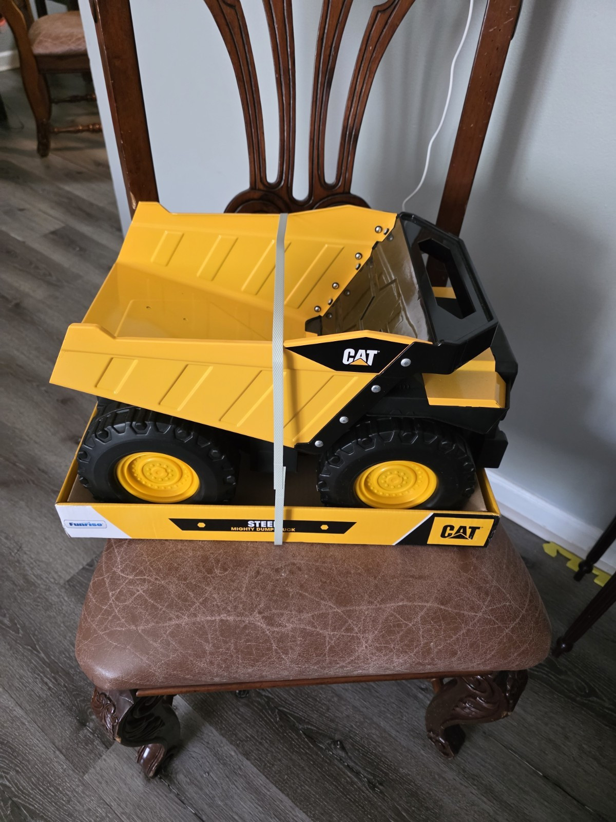 Funrise CAT Steel Mighty Dump Truck Yellow Construction Vehicle 3-4 Years