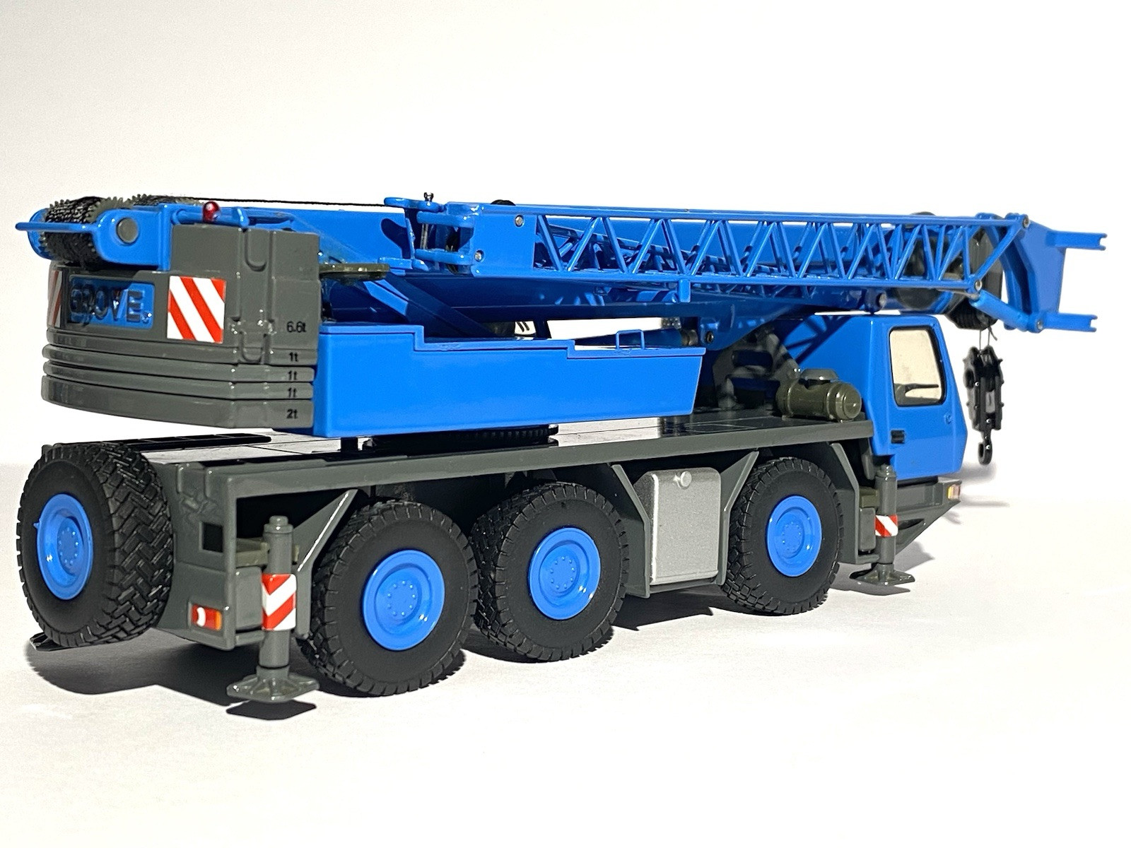 2005 Grove GMK 3055 3-Axle All-Terrain Crane – 1/50 scale diecast model TWH003