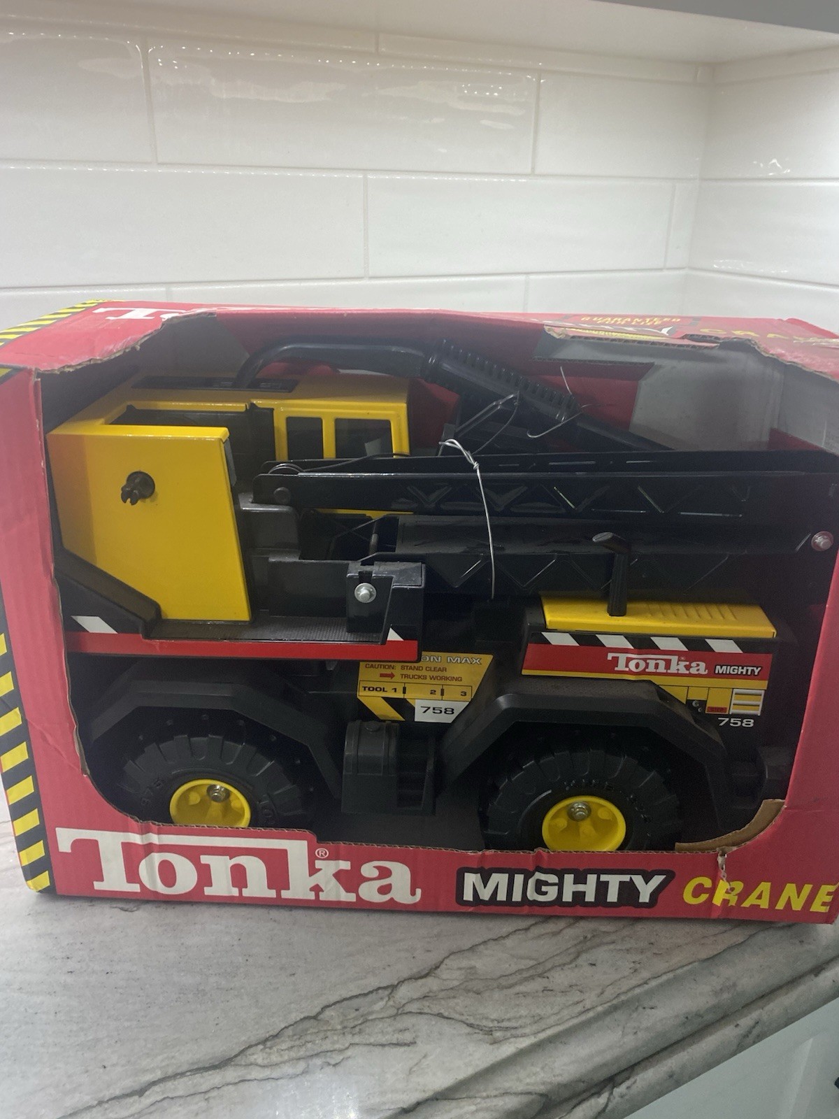 Tonka Mighty Crane Steel Vehicle Yellow/Black Rotating Crane, Scoop, MPN 758 NIB