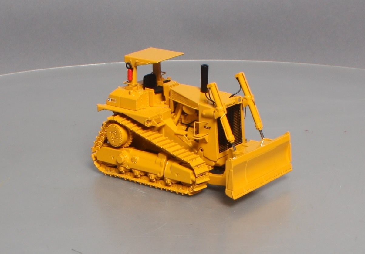 CCM D10 1:48 Scale Diecast Caterpillar Track-Type Tractor w/ U-Blade & Ripper