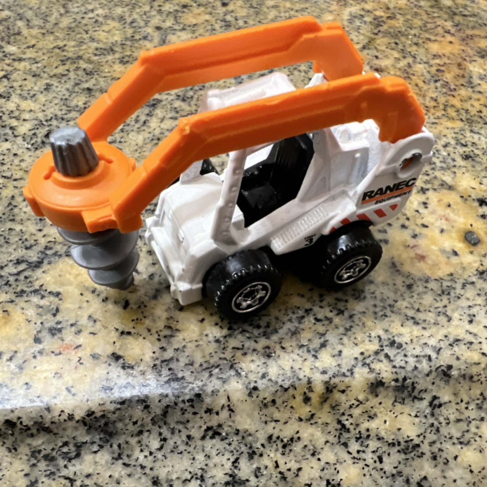 Matchbox MBX Construction Ranec Drill Rig 1:64 Diecast BPV72 2014