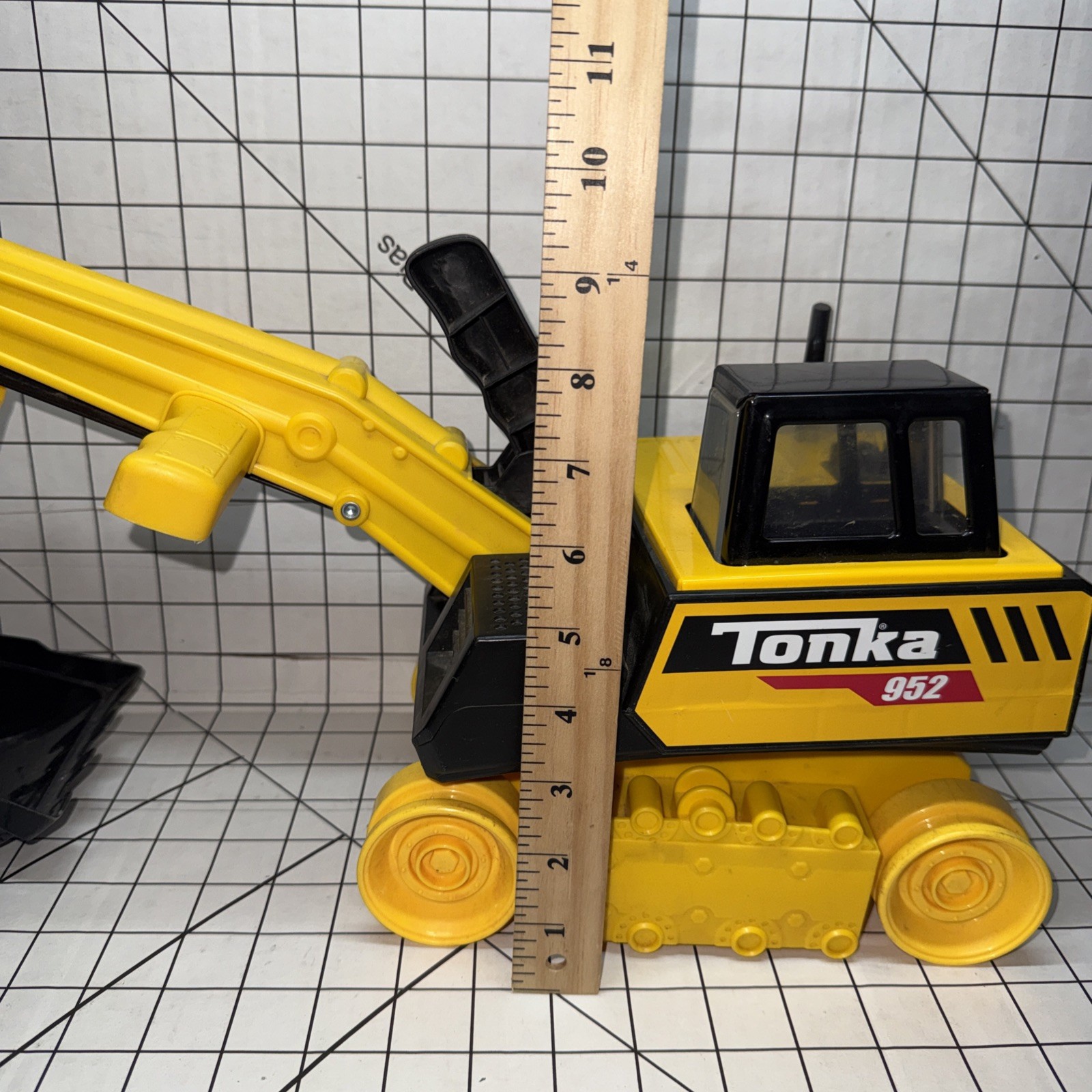 Tonka Steel 952 Classics Excavator Non Powered Construction Vehicle Missing Trac