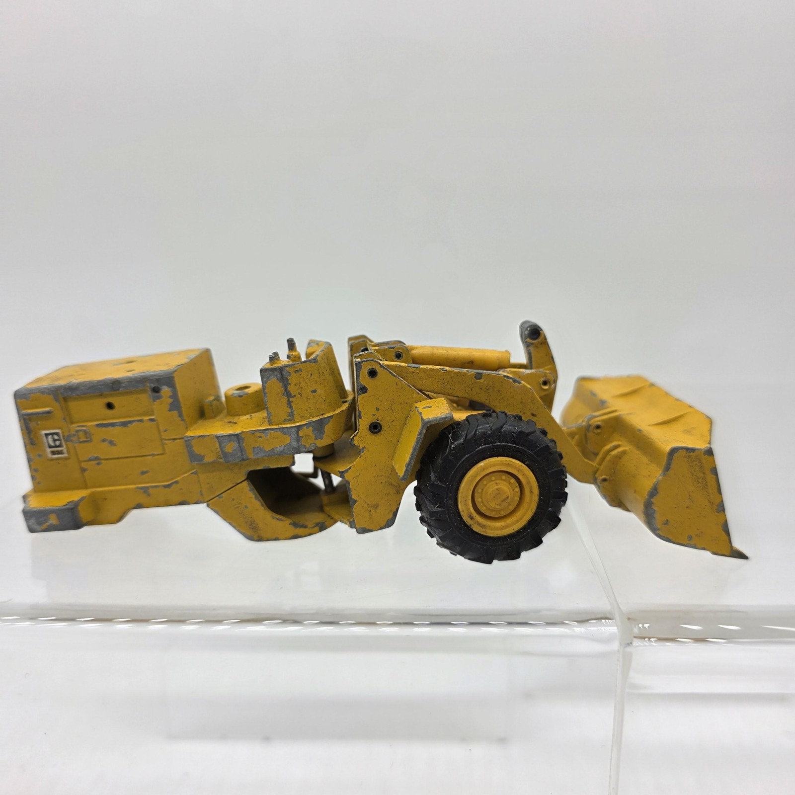 Vintage NZG Caterpillar Loader Diecast Toy Vehicle Yellow 1:50 Scale Model