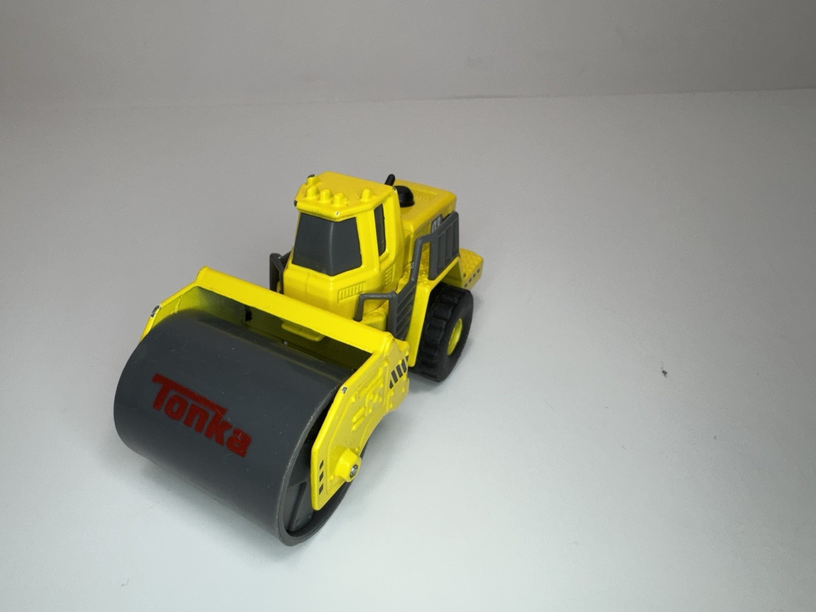 Tonka Hasbro Diecast Construction Road Roller 2016 Yellow Steamroller Kids Toy