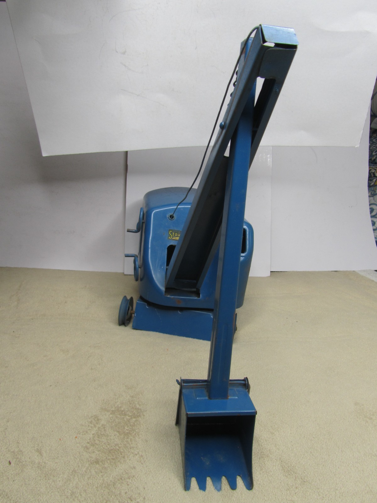 Vintage 1950’s Structo Toy Blue Crane Pressed Steel Working Winche Missing Tread